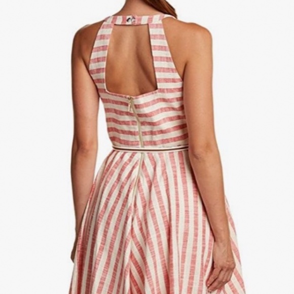 Eliza j - Picture 3 of 4